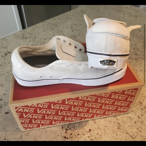 Vans Chima Ferguson Pro in White - size 7 - comes with laces! - Picture 3 of 6